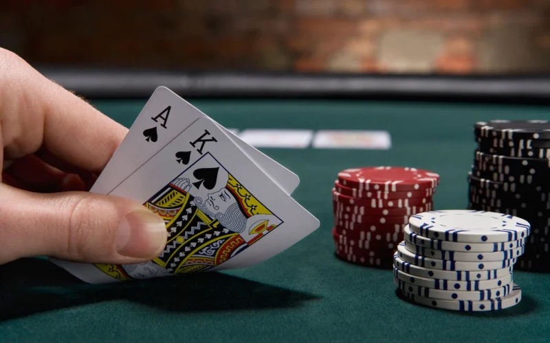 học cách chia bài poker