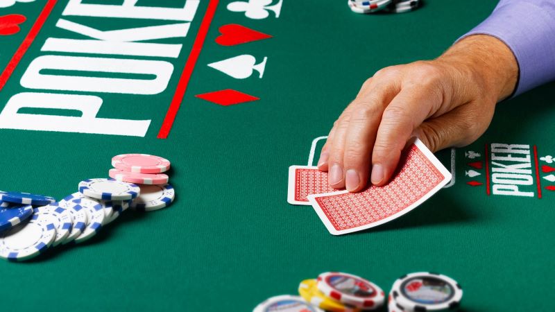 Lợi ích của Bluff Poker là gì?